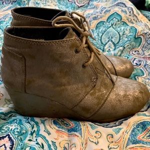 Toms wedge booties